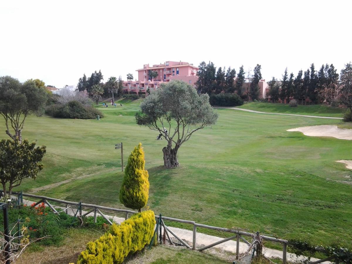 Olhando Um Campo De Golf Islantilla Eksteriør billede